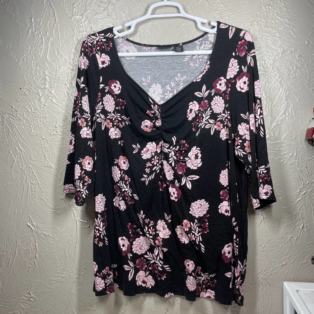 Tahari Black 3/4 Sleeve Deep V Neck Floral Stretch Plus Size Blouseโ Womens 2X